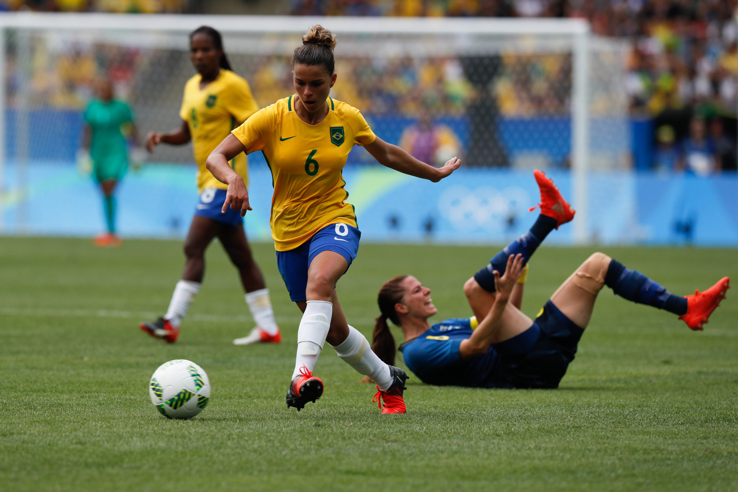 Mulheres e meninas no futebol: o preconceito contra elas no esporte